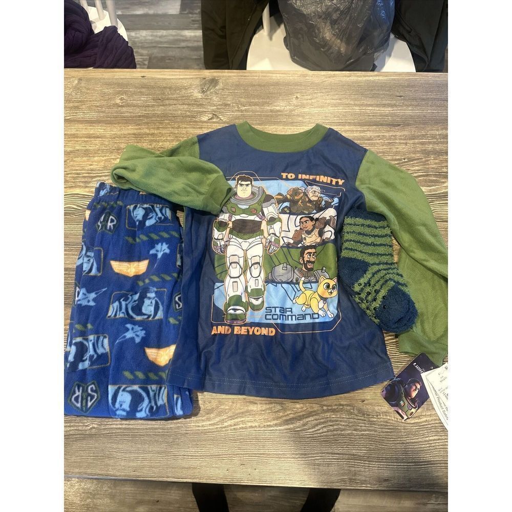 Boys Toy Story Buzz Lightyear Pajama Set with Cozy Socks Blue Size XS. NWT. J